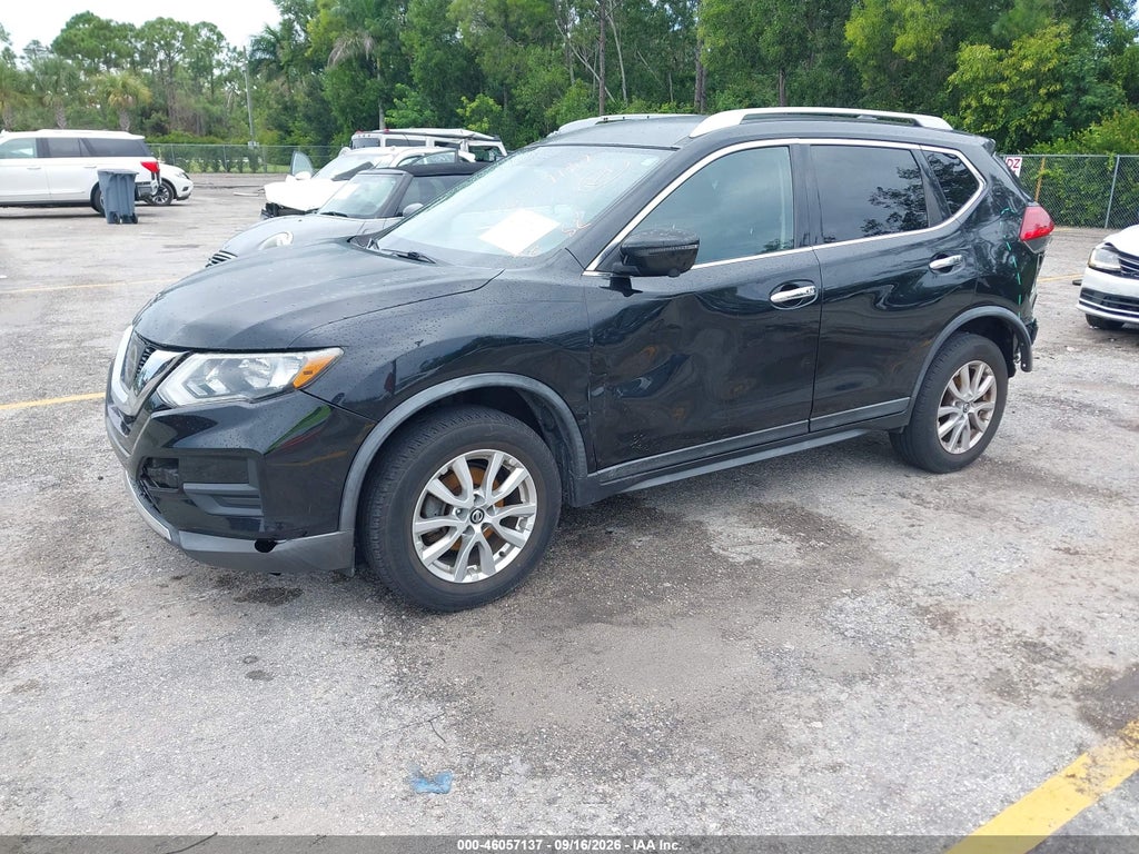 2017 Nissan Rogue SV photo 2