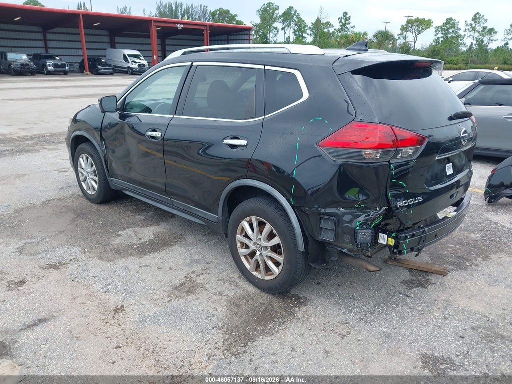 2017 Nissan Rogue SV photo 3