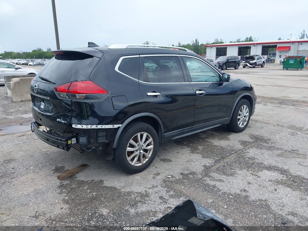 2017 Nissan Rogue SV photo 4