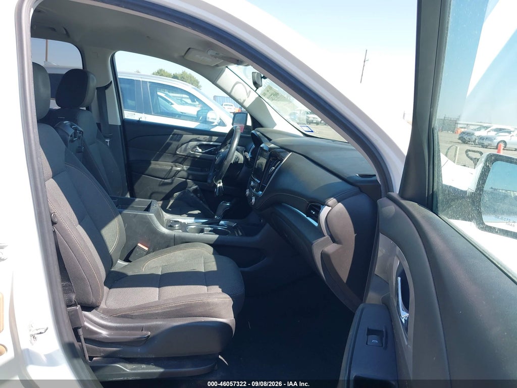 2018 Chevrolet Traverse 1LT photo 5
