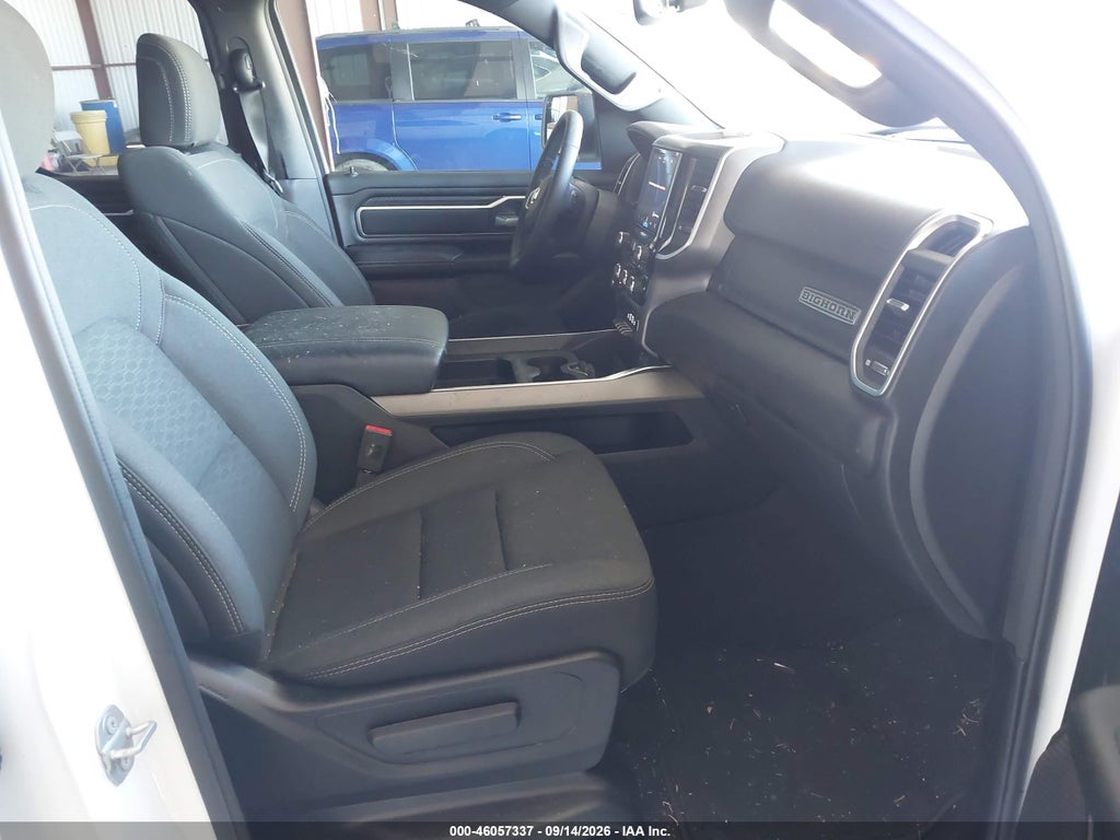 2025 Ram 1500 BIG Horn Crew Cab 4X4 6'4 Box photo 5