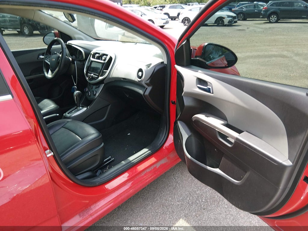 2018 Chevrolet Sonic Premier Auto photo 5
