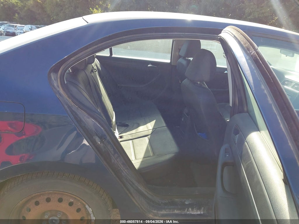 2011 Volkswagen Jetta 2.5L SE photo 8