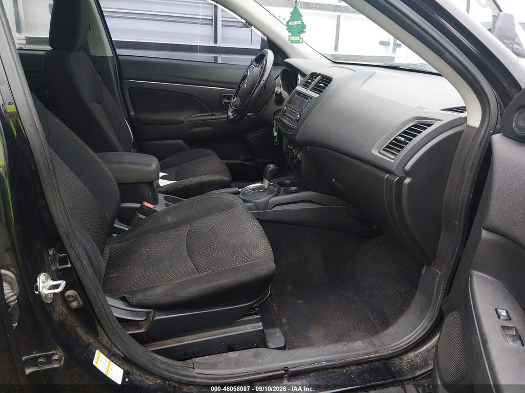2016 Mitsubishi Outlander Sport 2.0 ES photo 5