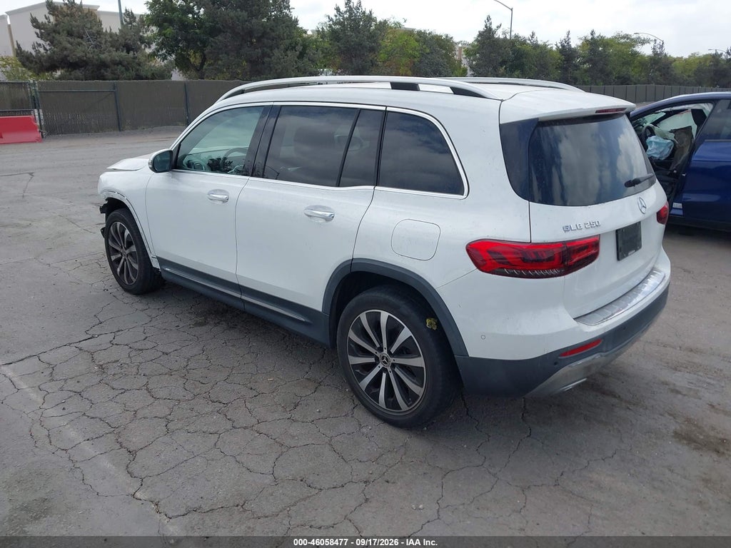 2022 Mercedes-Benz GLB 250 photo 3