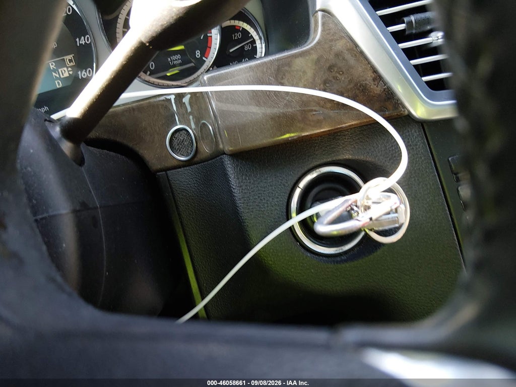 2010 Mercedes-Benz E 350 photo 11