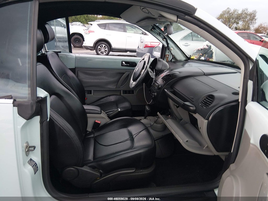 2004 Volkswagen New Beetle GLS photo 5