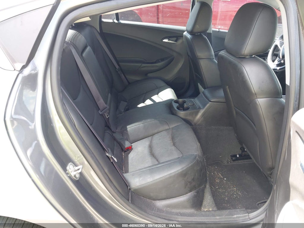 2017 Chevrolet Volt LT photo 8