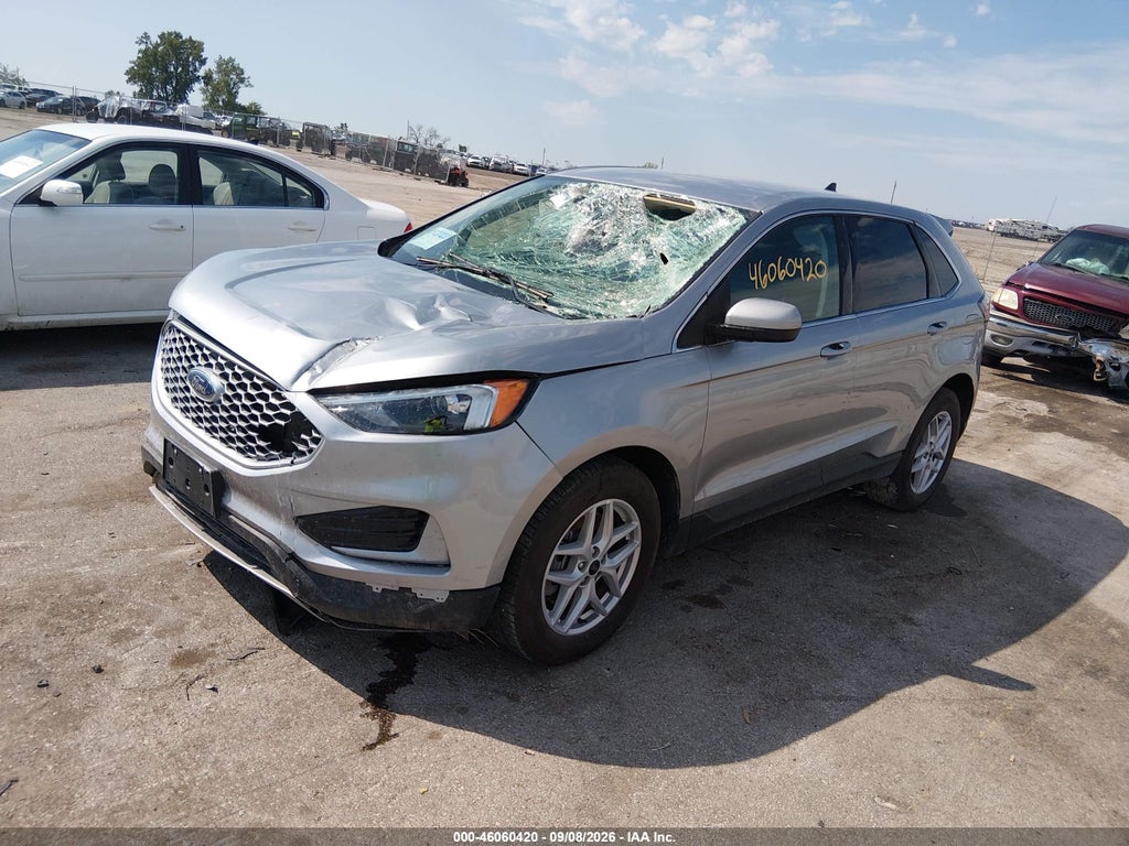 2024 Ford Edge SEL photo 2