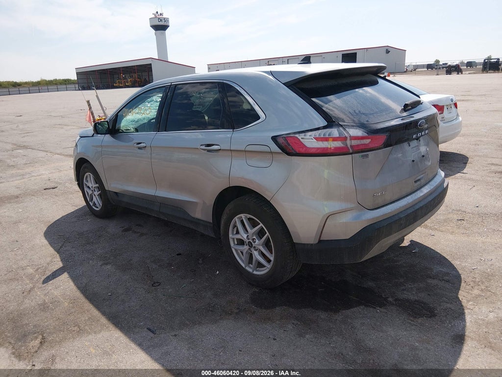 2024 Ford Edge SEL photo 3