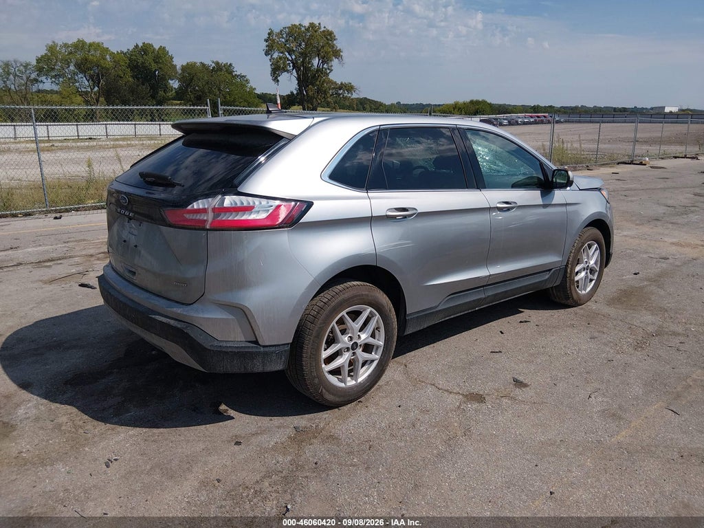 2024 Ford Edge SEL photo 4