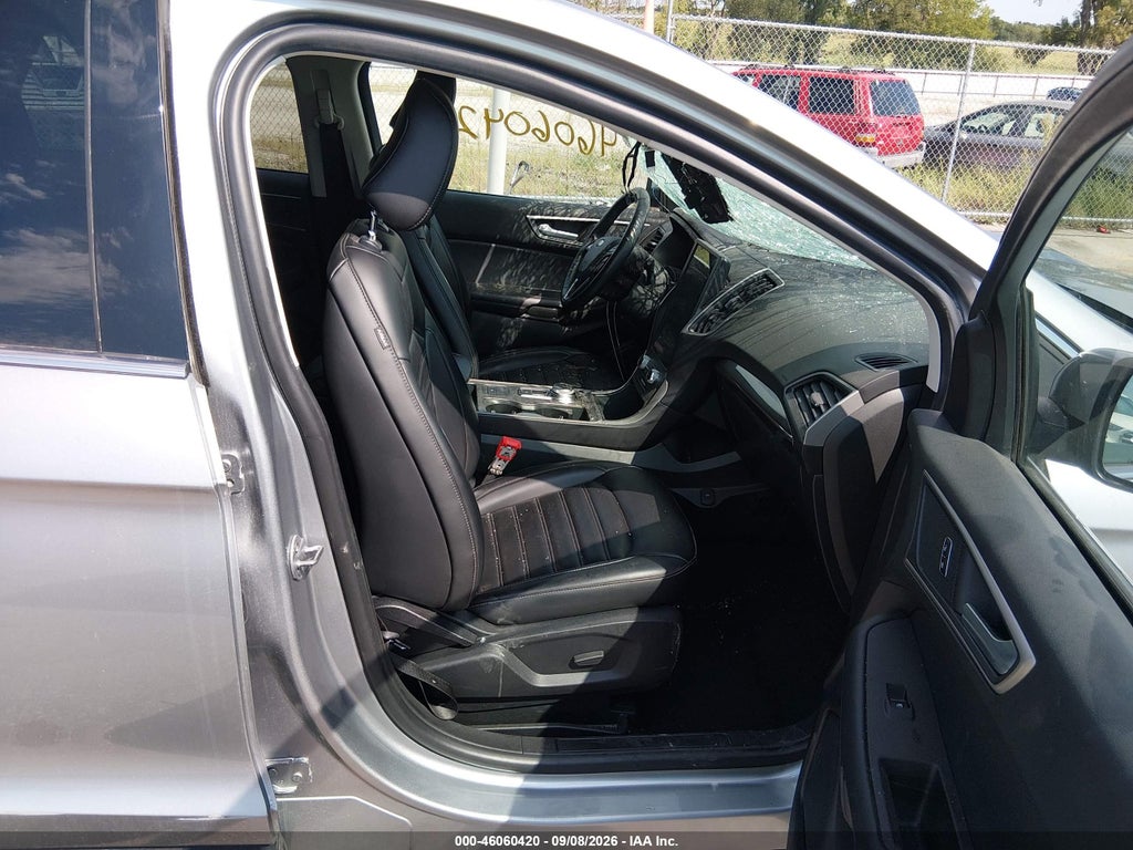 2024 Ford Edge SEL photo 5