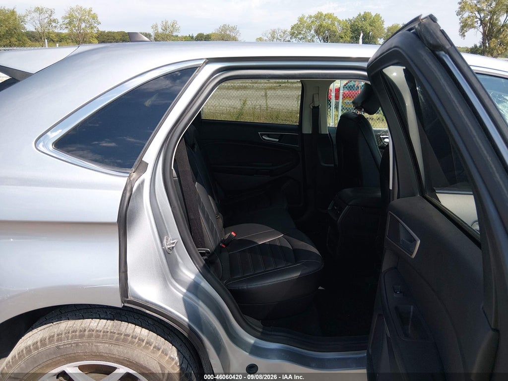 2024 Ford Edge SEL photo 8