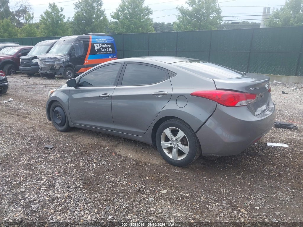 2013 Hyundai Elantra GLS photo 3