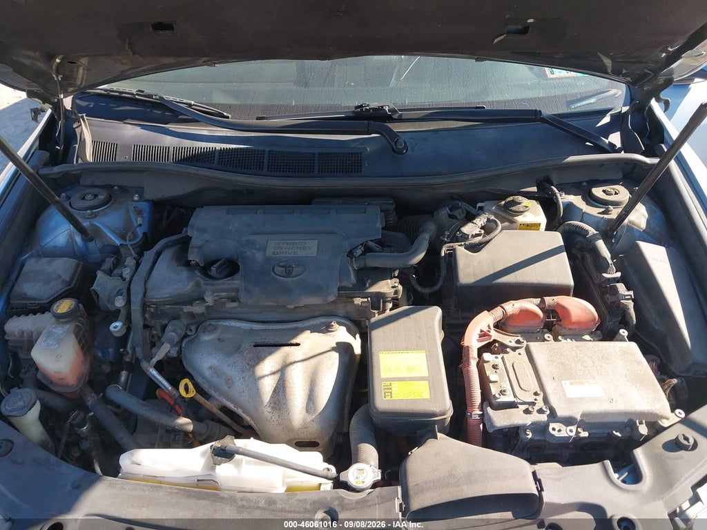 2013 Toyota Camry Hybrid LE photo 10