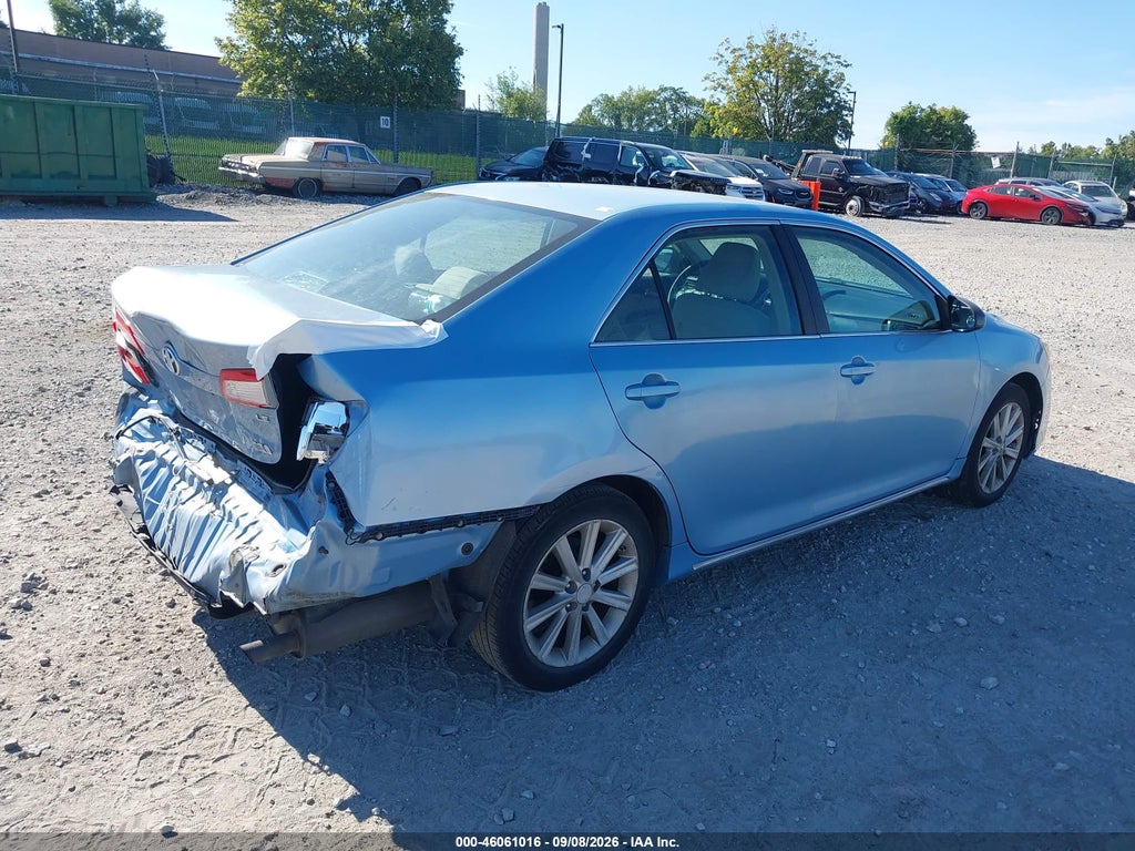 2013 Toyota Camry Hybrid LE photo 4