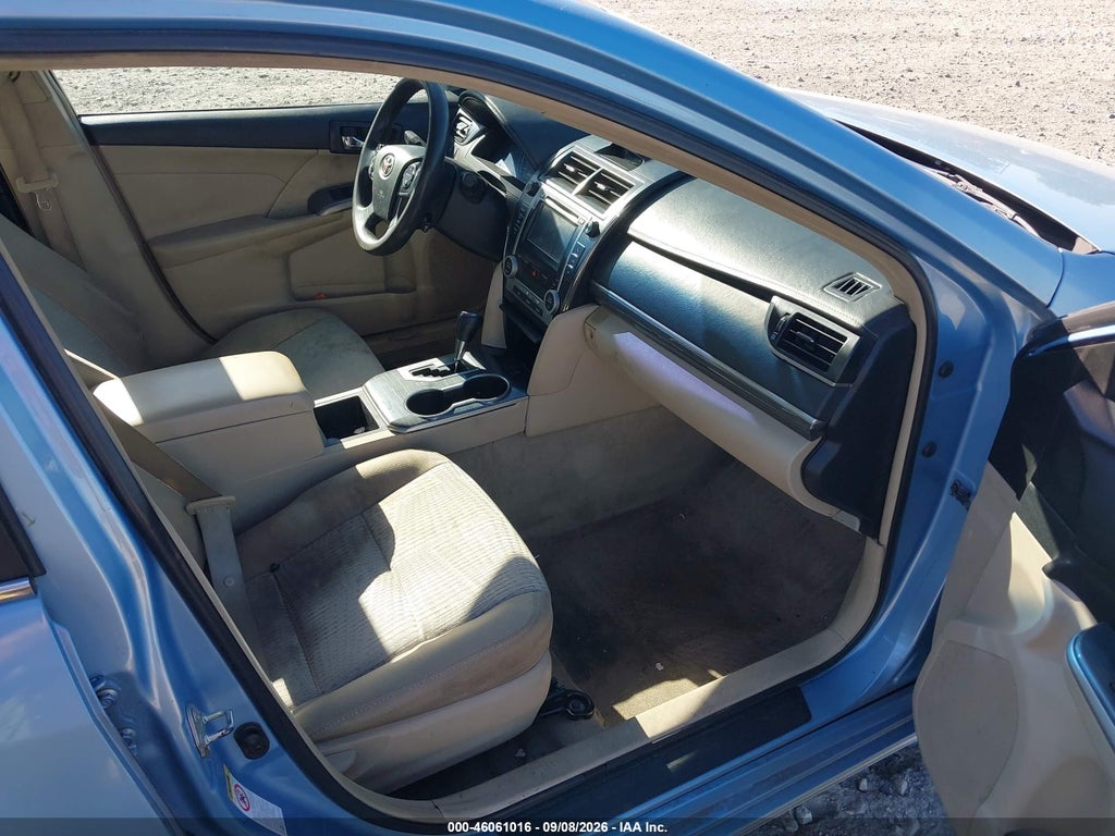 2013 Toyota Camry Hybrid LE photo 5