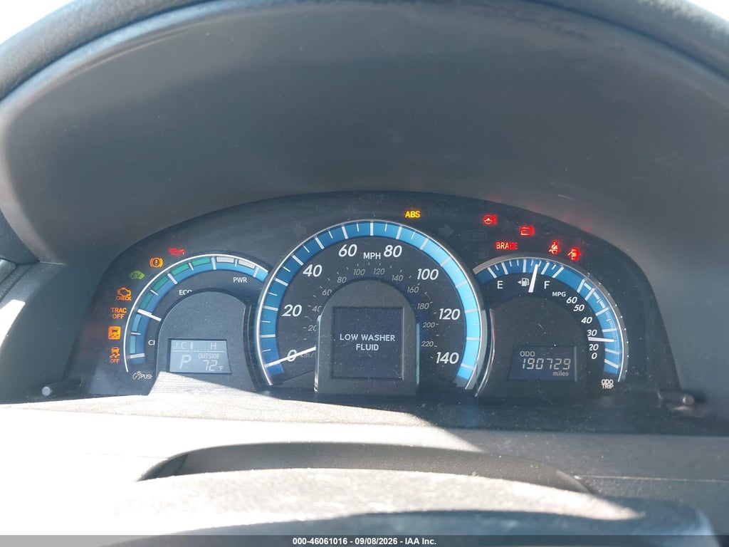 2013 Toyota Camry Hybrid LE photo 7