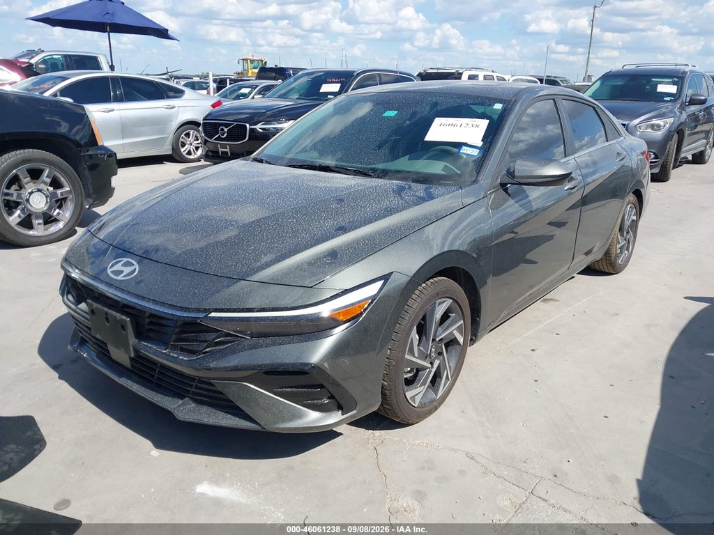 2025 Hyundai Elantra SEL Convenience photo 2