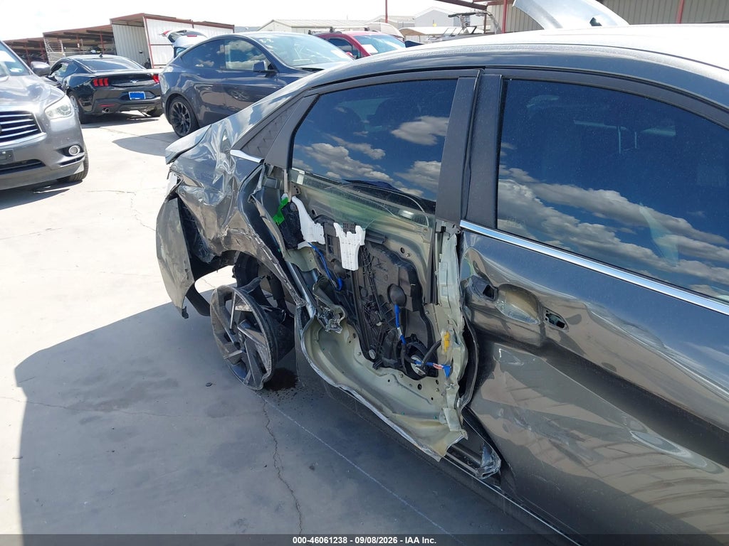 2025 Hyundai Elantra SEL Convenience photo 6