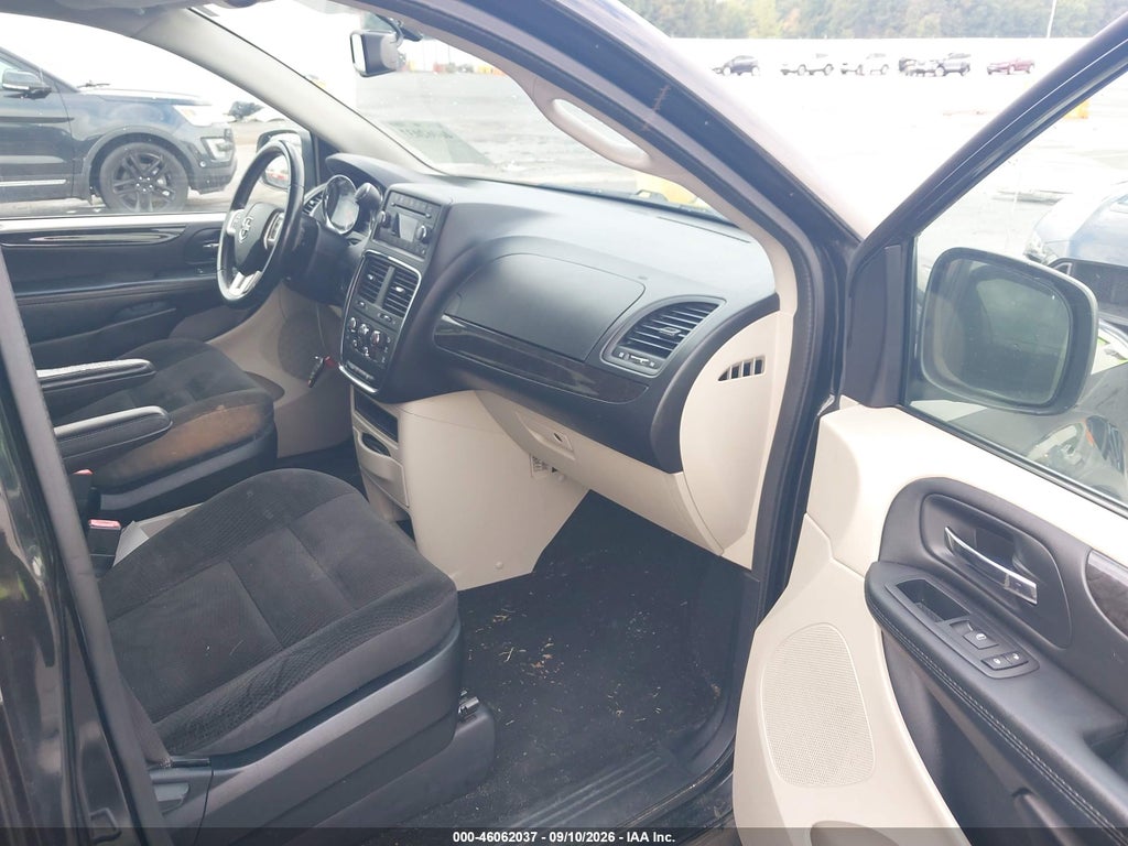 2017 Dodge Grand Caravan SE photo 5