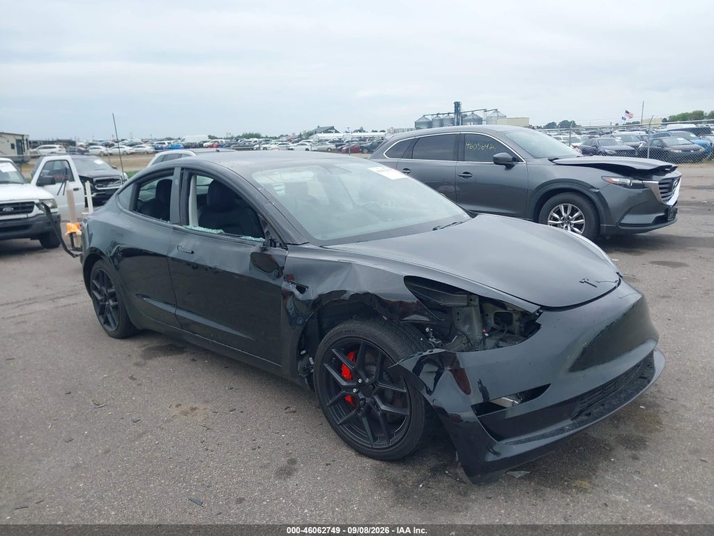 TESLA MODEL 3 2021