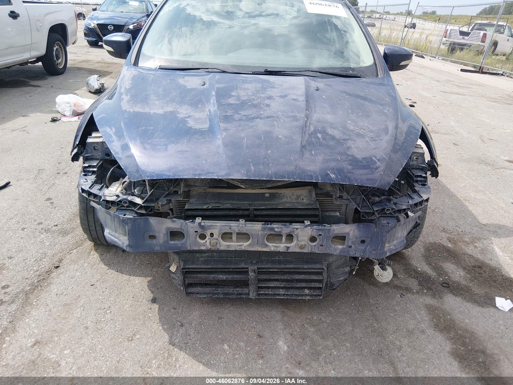 2016 Ford Focus SE photo 6