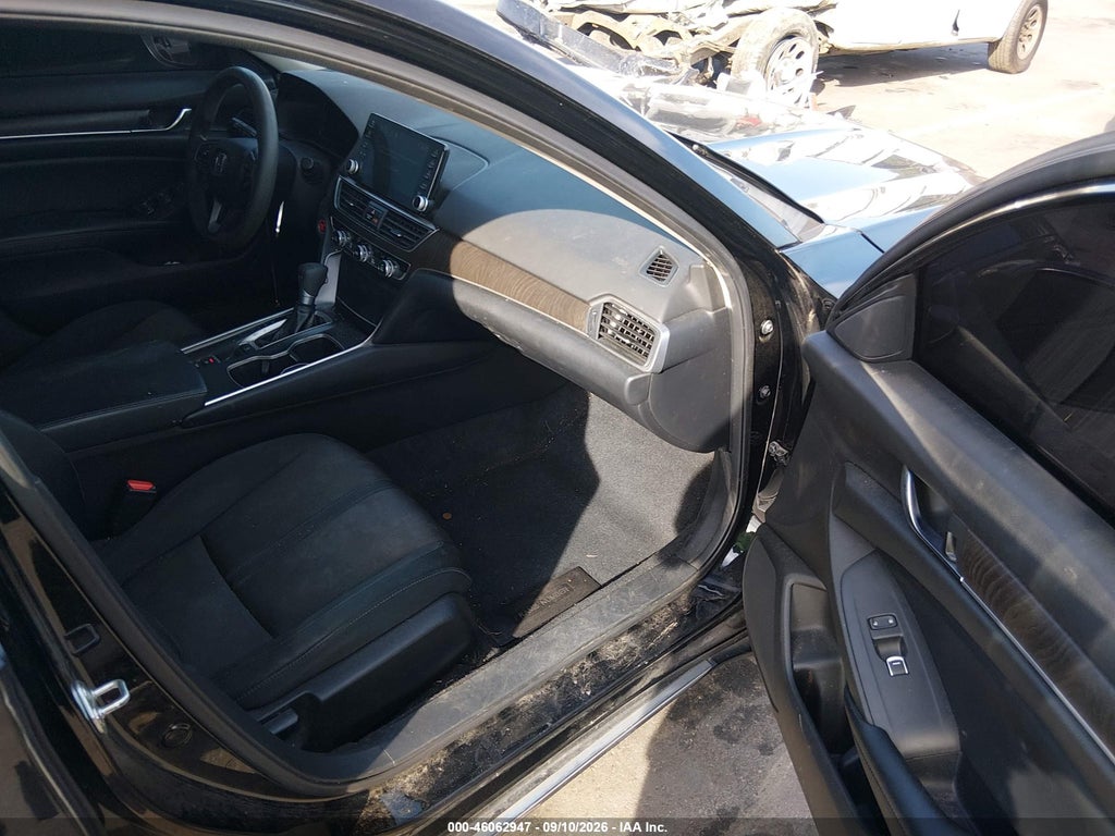 2018 Honda Accord EX photo 5