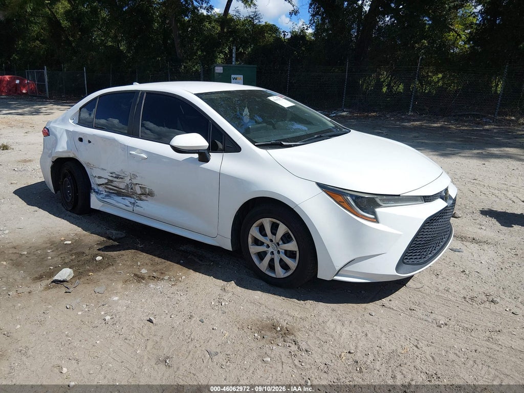 2022 Toyota Corolla LE photo 1