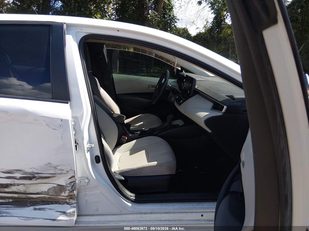 2022 Toyota Corolla LE photo 5