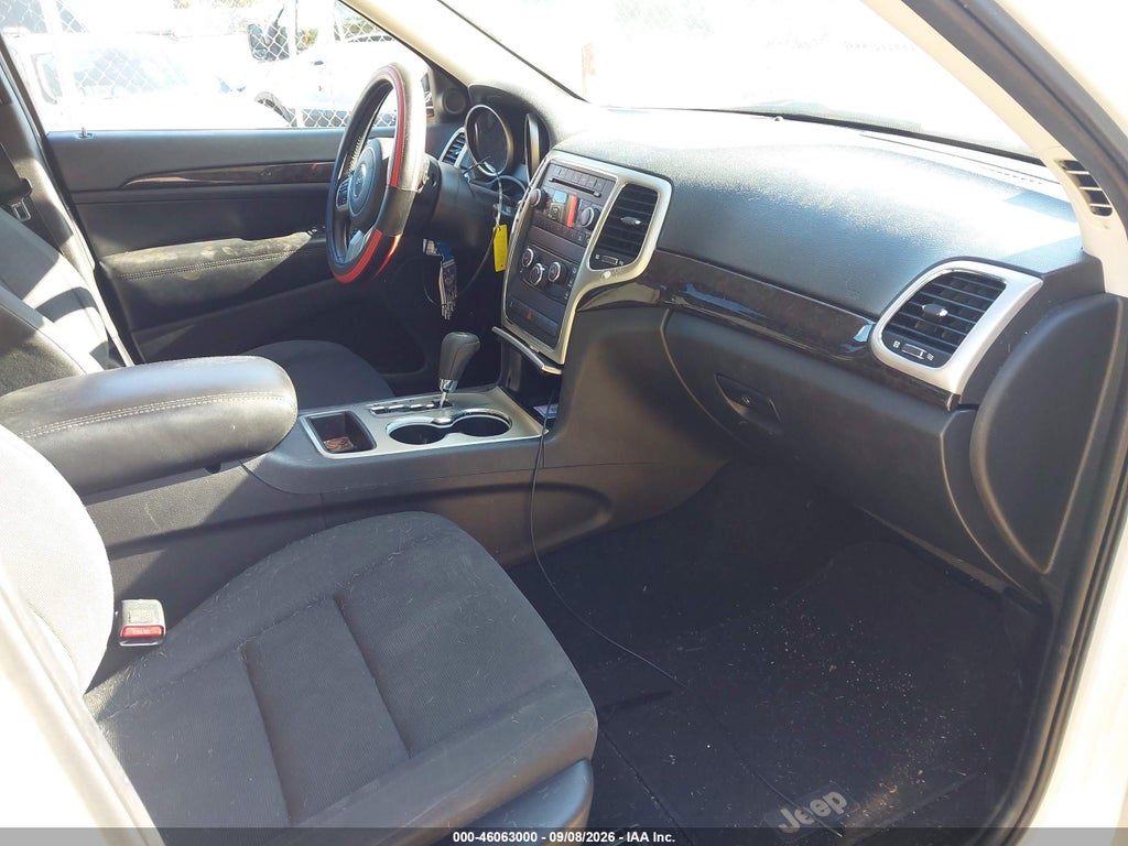 2012 Jeep Grand Cherokee Laredo photo 5