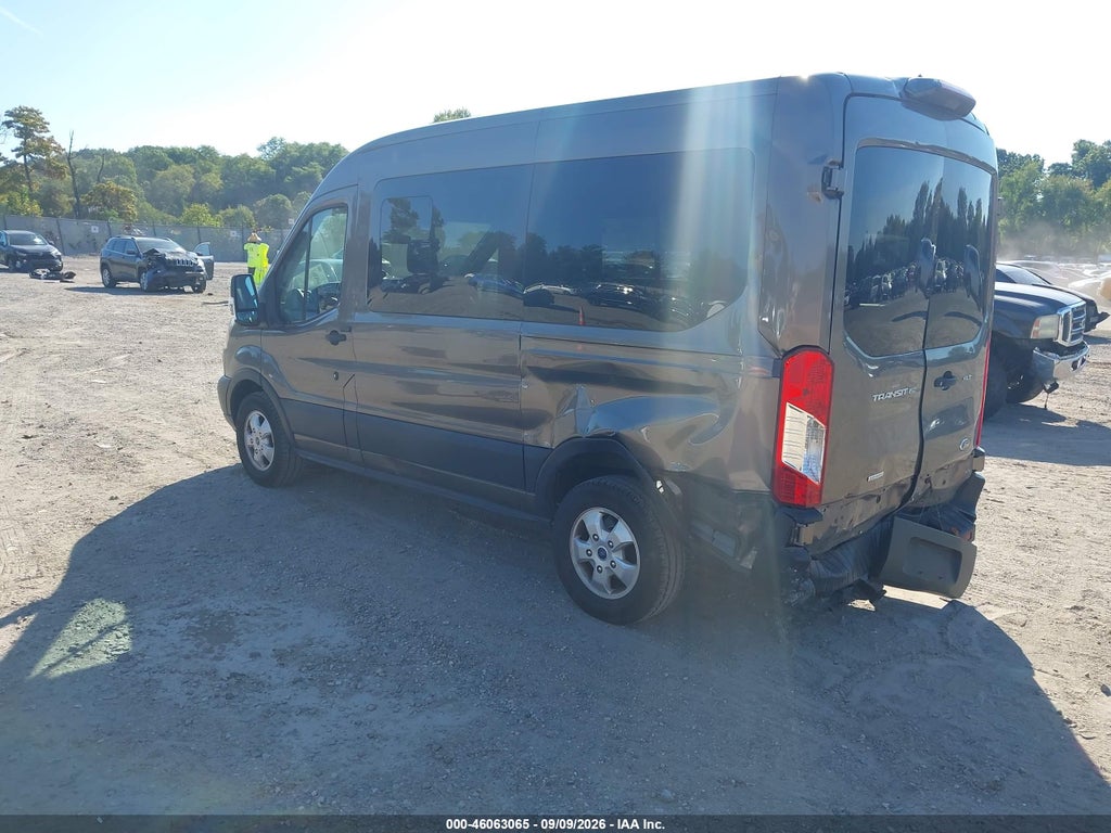 2019 Ford Transit-150 XLT photo 3