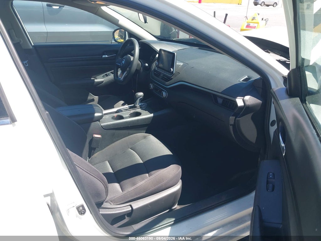 2020 Nissan Altima S FWD photo 5