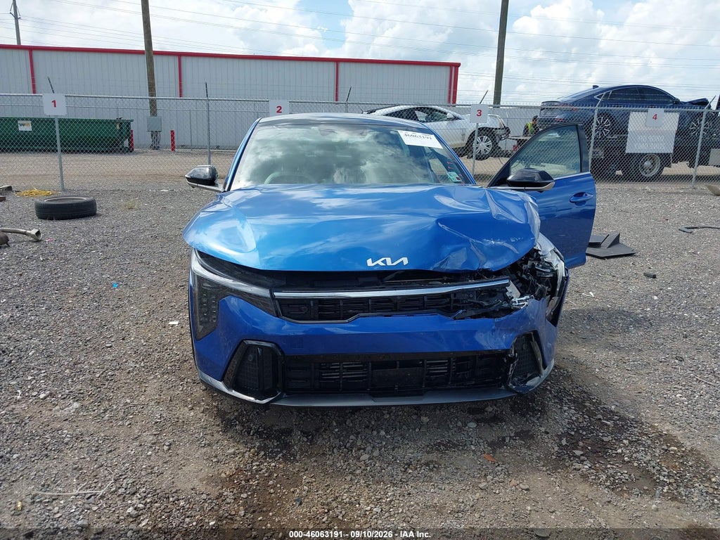 2025 Kia K4 GT-Line Turbo photo 6