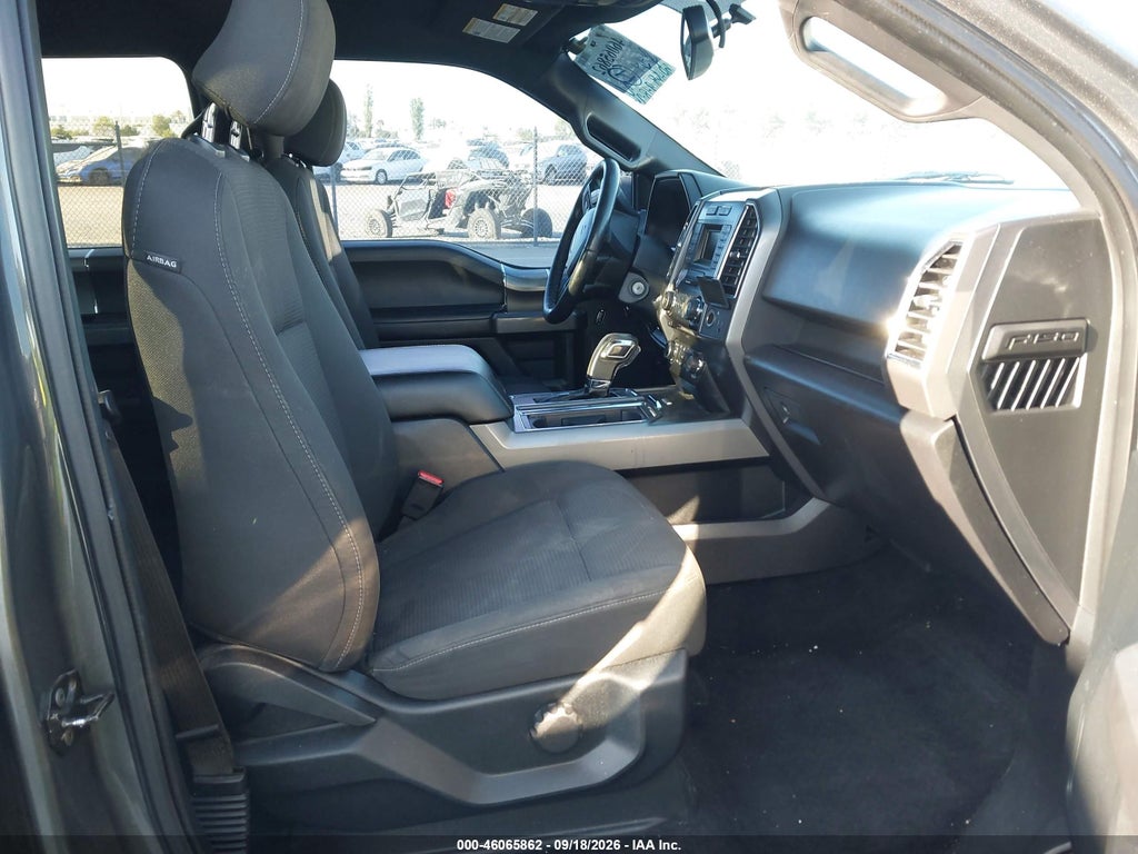 2015 Ford F-150 XLT photo 5