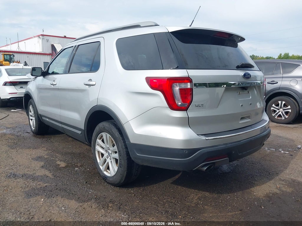 2018 Ford Explorer XLT photo 3