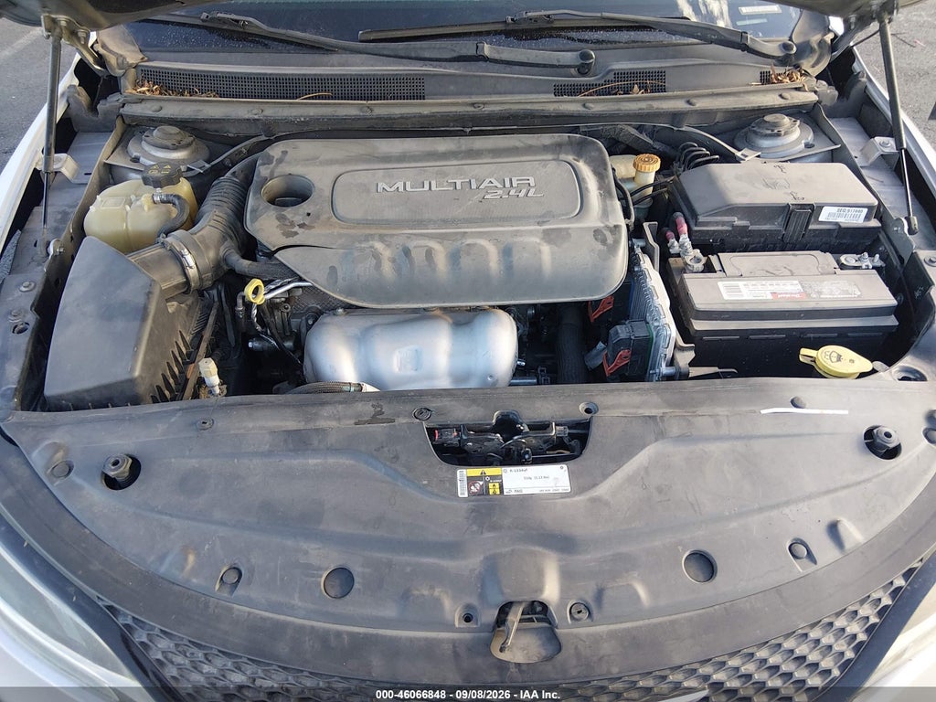 2015 Chrysler 200 S photo 10