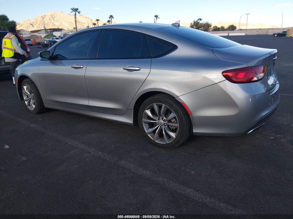 2015 Chrysler 200 S photo 3