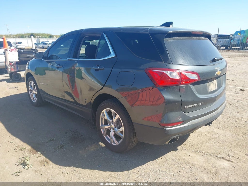 2018 Chevrolet Equinox LT photo 3