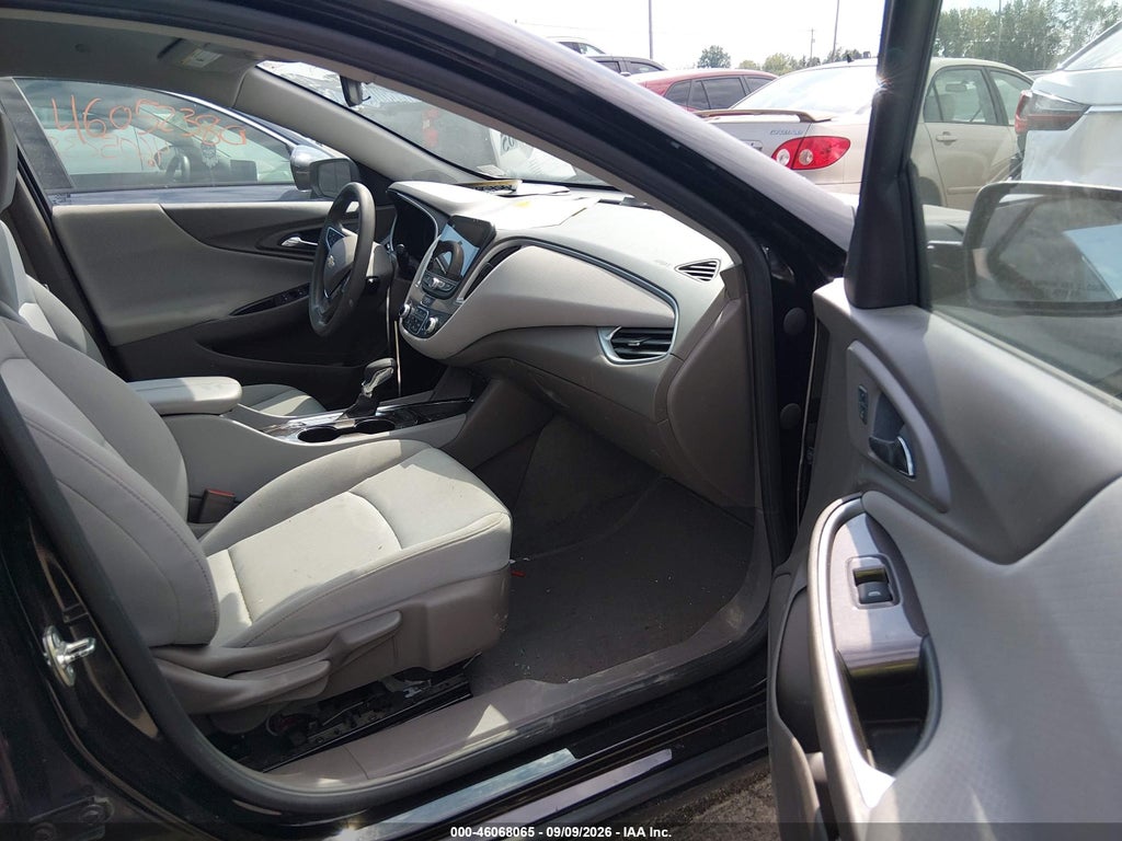 2024 Chevrolet Malibu FWD 1LT photo 5