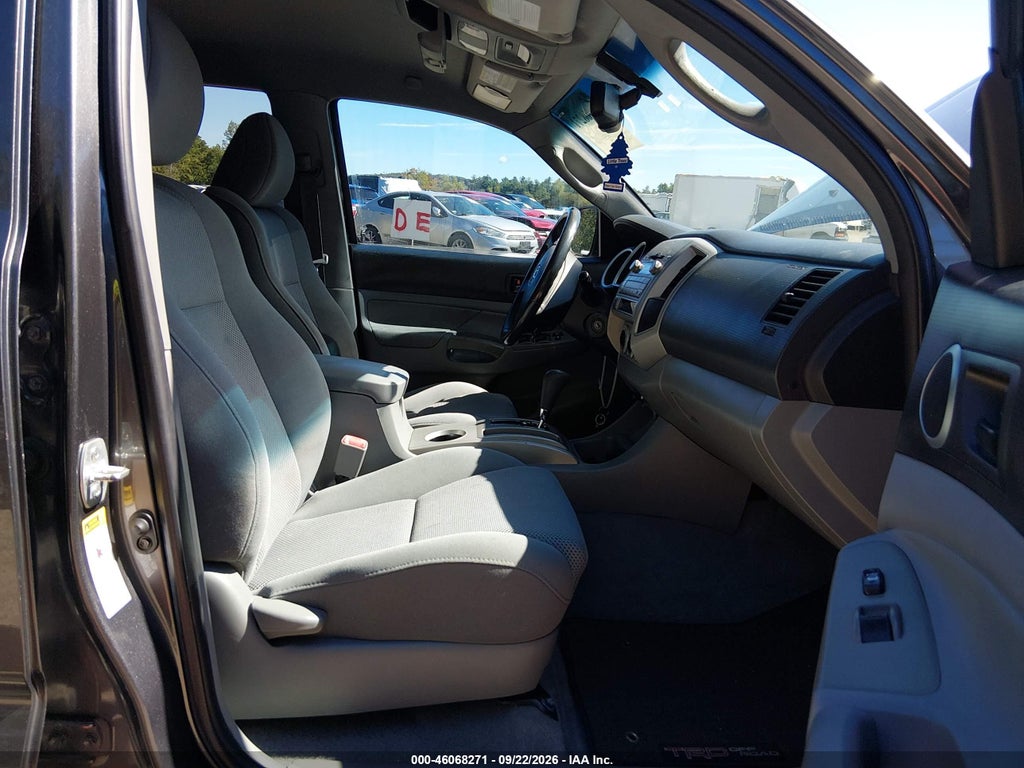 2011 Toyota Tacoma Prerunner V6 photo 5