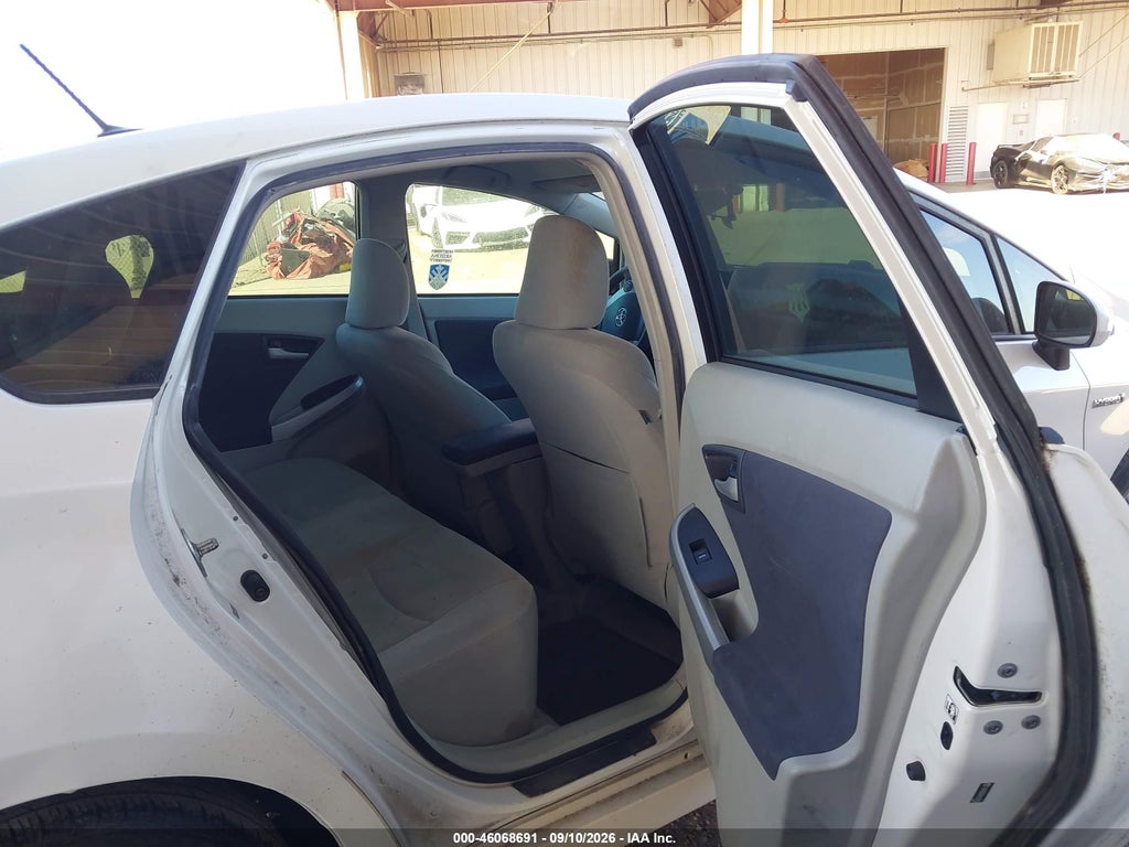 2011 Toyota Prius TWO photo 8