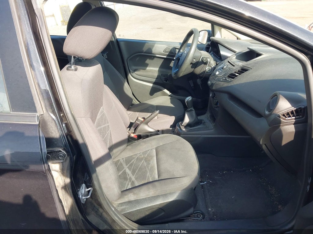 2014 Ford Fiesta S photo 5