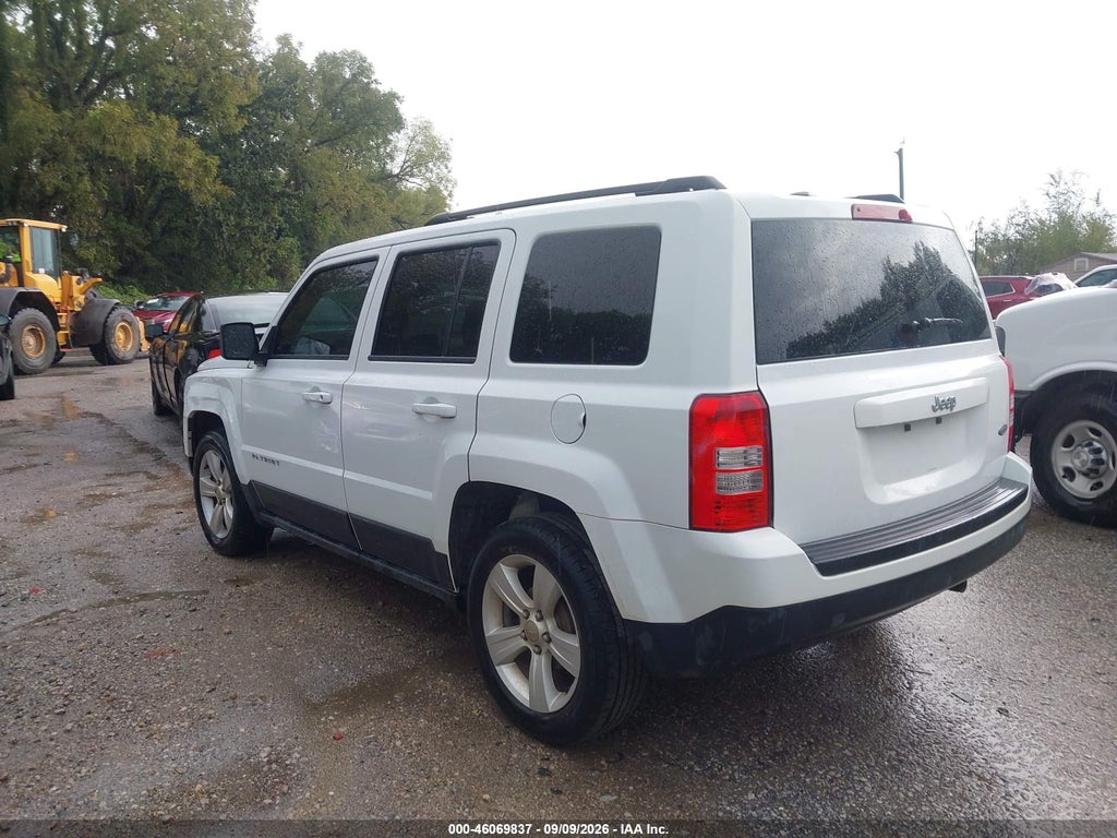 2016 Jeep Patriot Latitude photo 3