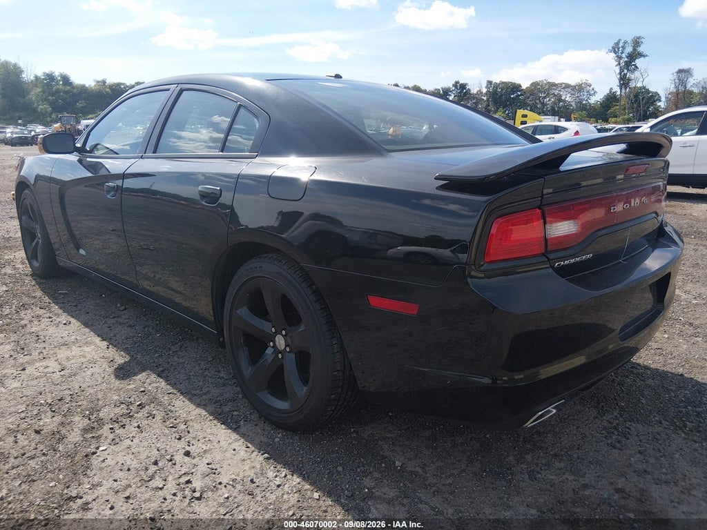 2012 Dodge Charger SXT photo 3