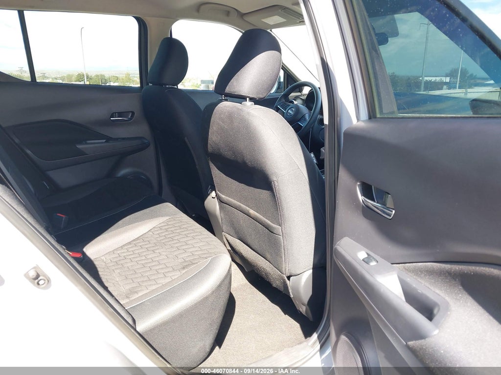 2024 Nissan Kicks SV Xtronic CVT photo 8