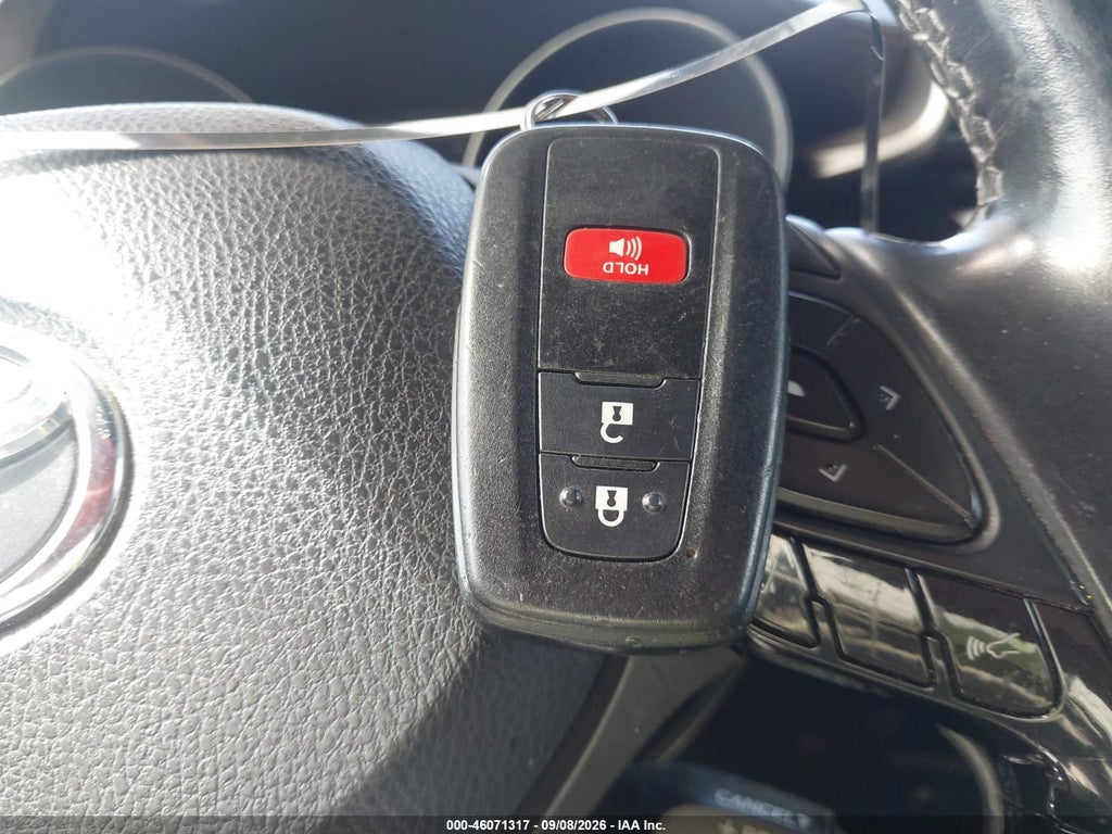 2019 Toyota C-HR Limited photo 11