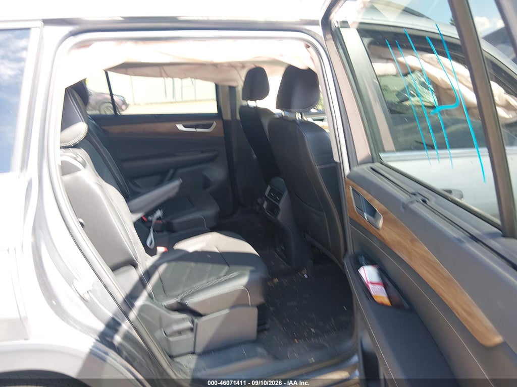 2025 Volkswagen Atlas 2.0T SE W/Technology photo 8