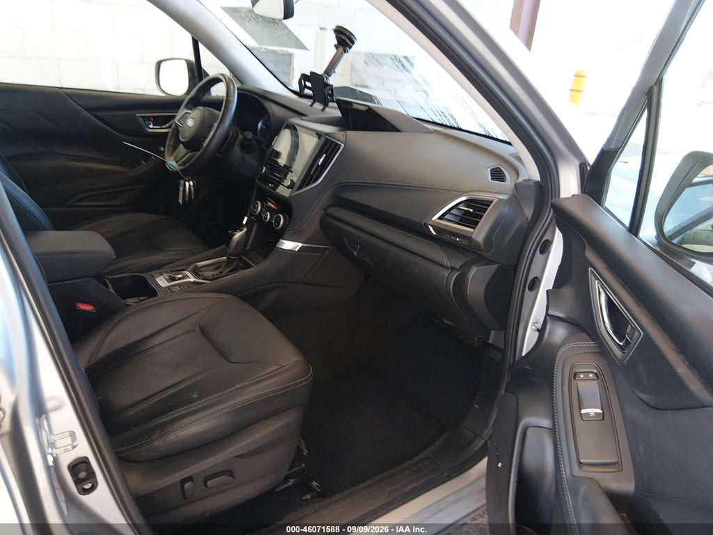 2020 Subaru Forester Touring photo 5