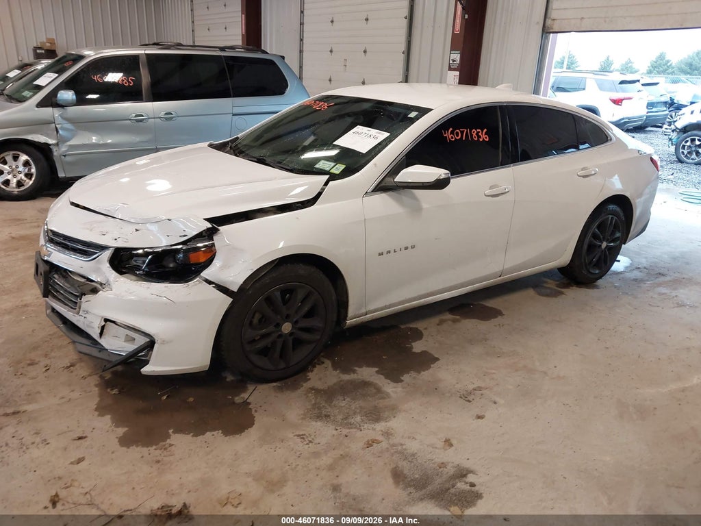 2018 Chevrolet Malibu LT photo 2